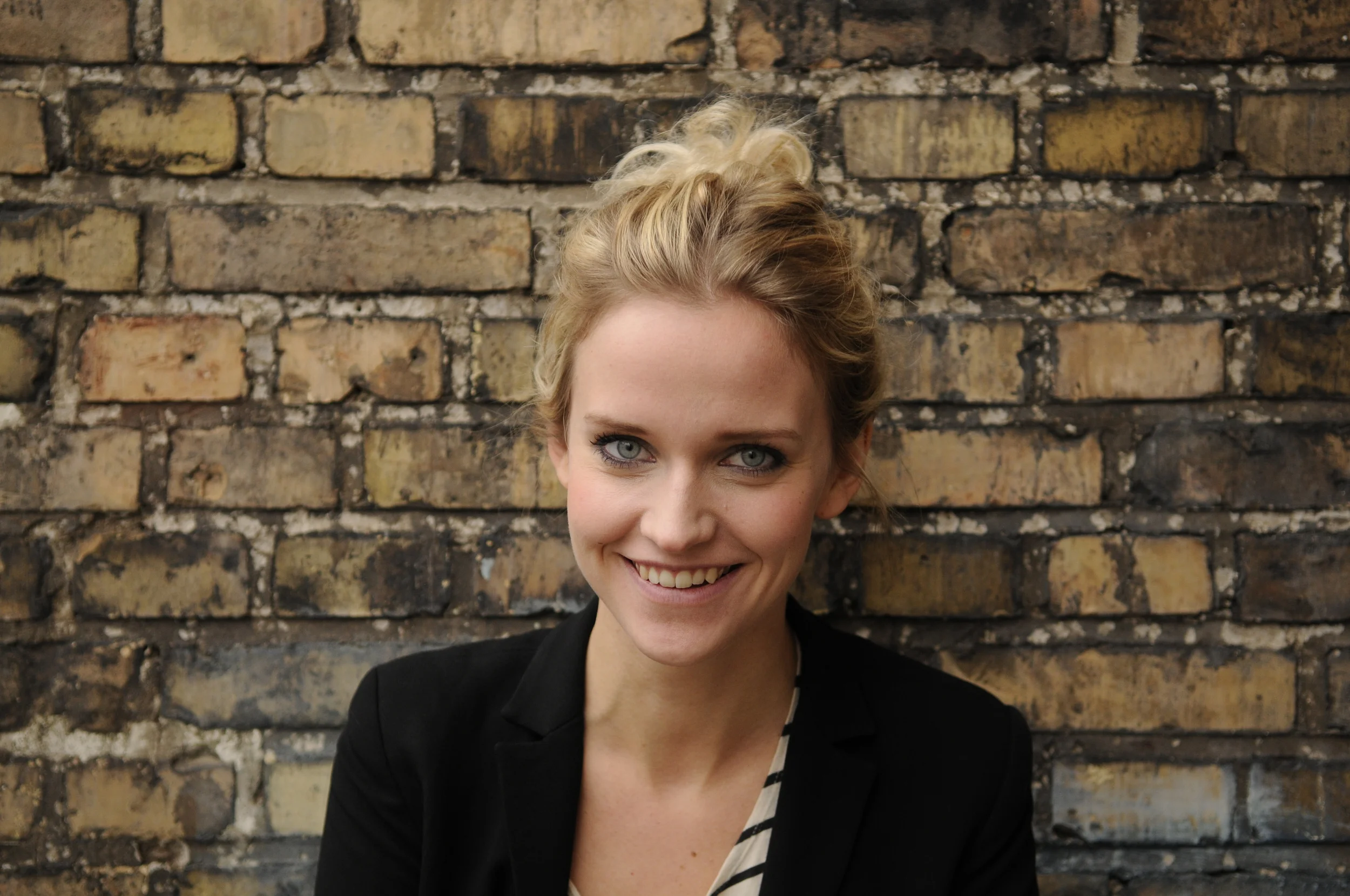 Girl next door knuten.