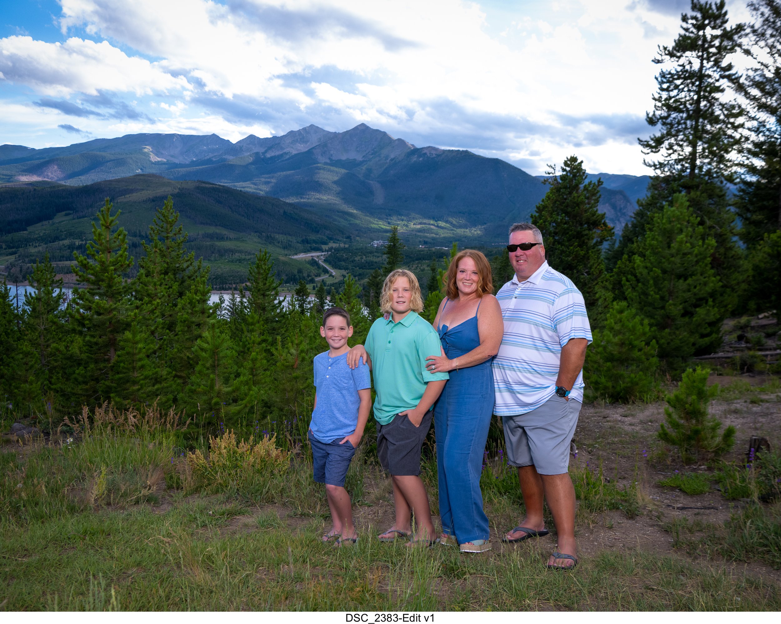 Colorado Family Portrait Photography Summit County BCEL 2022 2383 v1 bridgett thompson .jpg