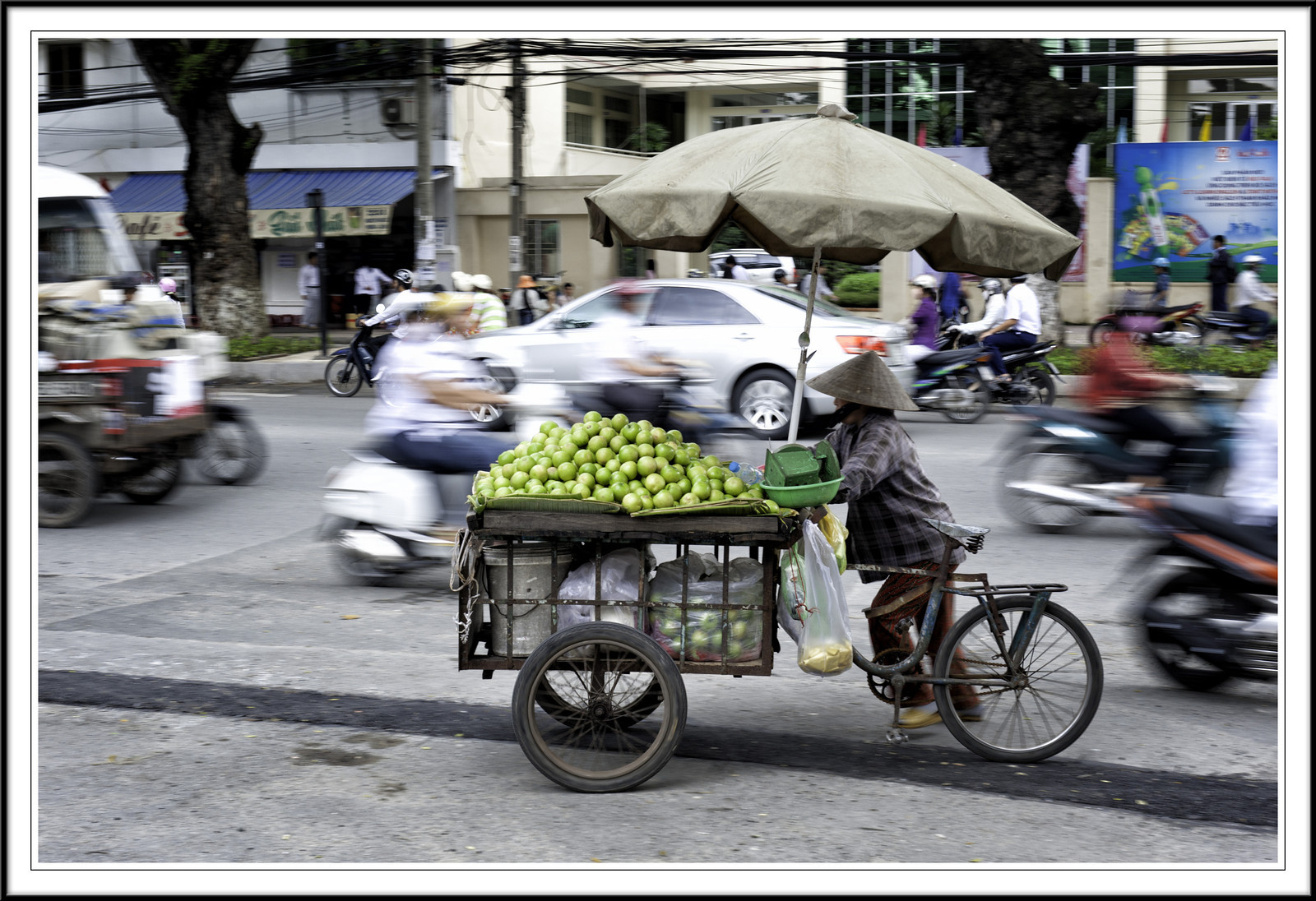      

 
  Street vendor in Saigon Vietnam
 






















     