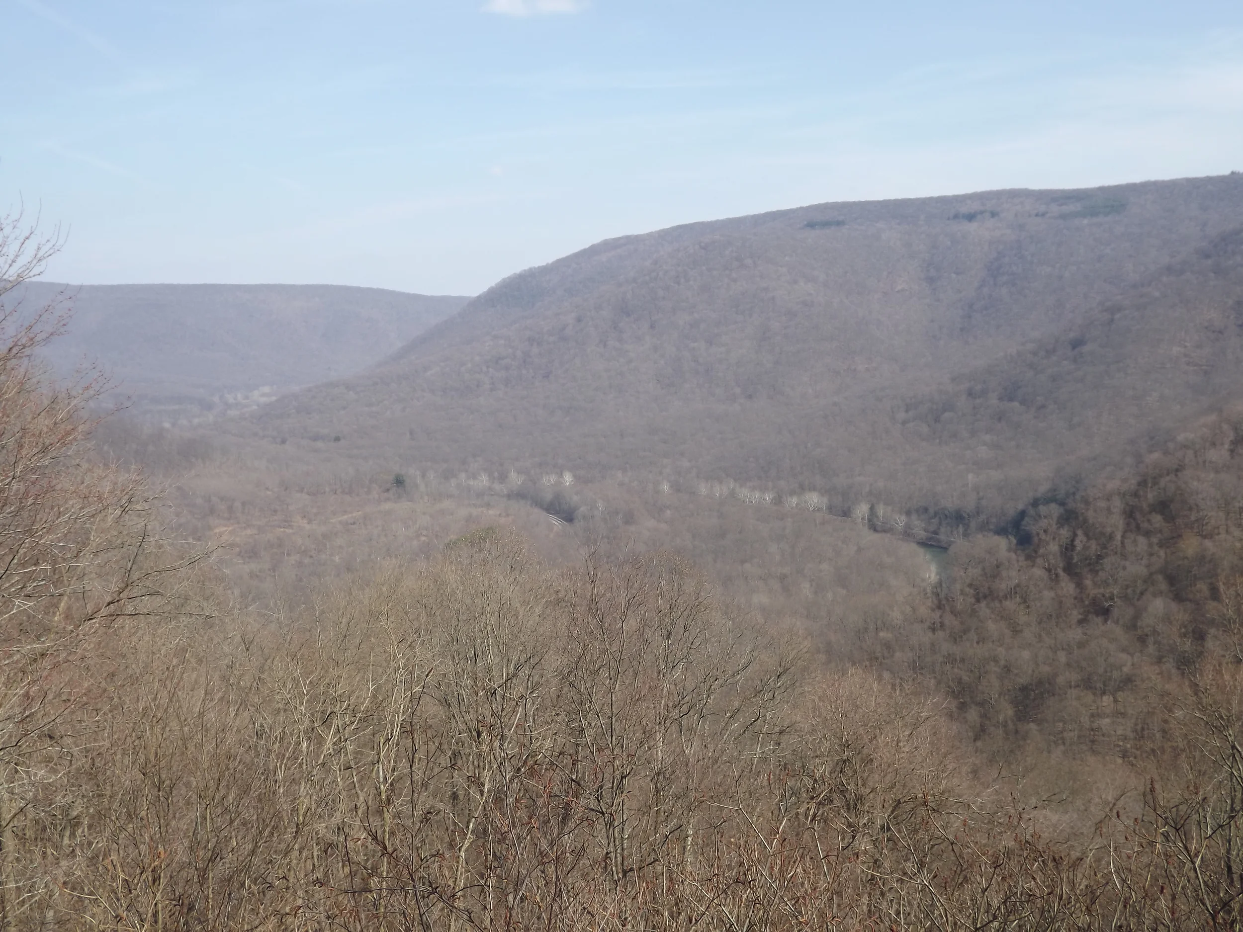 Baughman Rock is about 5 miles east of Ferncliff Peninsula and has some spectacular views of the Youghigheny river valley from the top of the mountains. Since the trees hadn't even began to leaf yet, my pictures turned out a little drab with the brown of the forest being so dominating. 