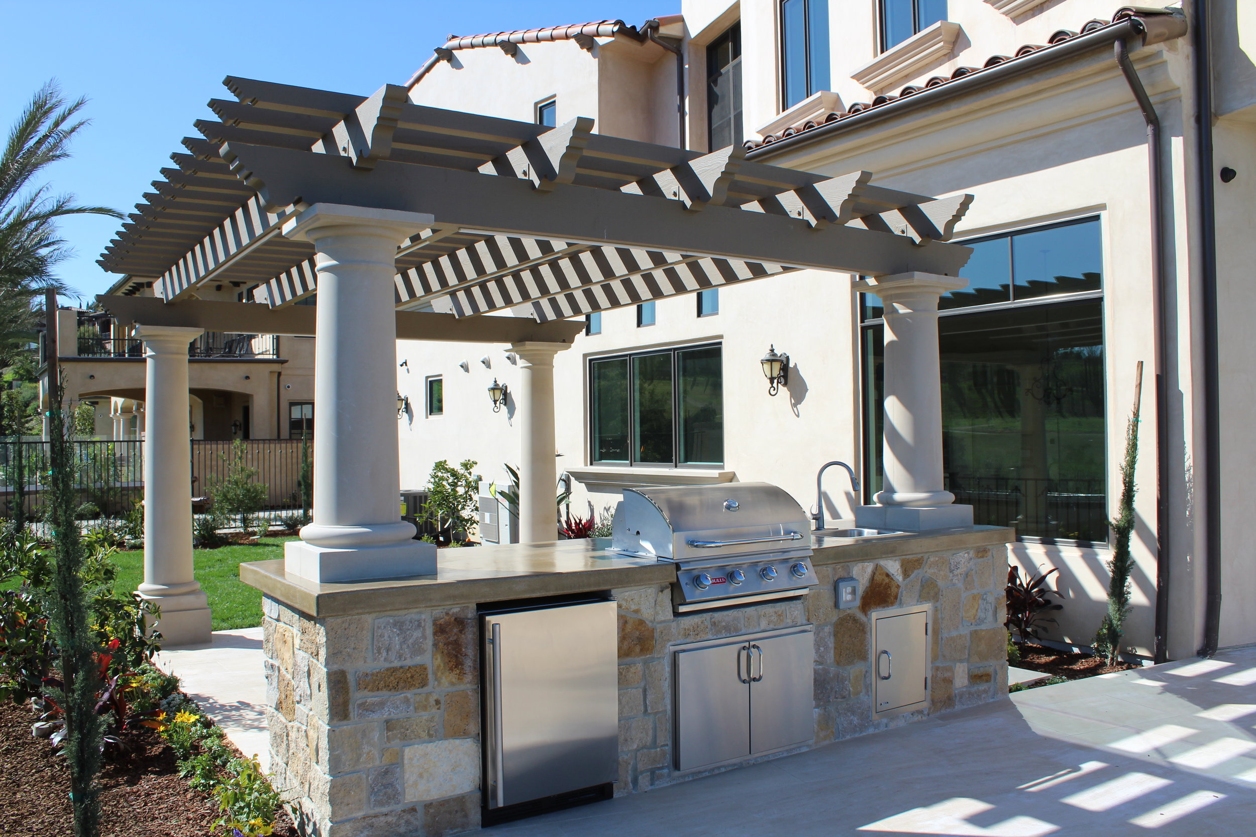 Outdoor Kitchens & Barbeques — Garden Pros