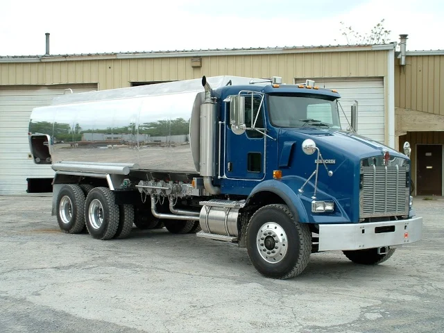 truck pitcher 014.jpg