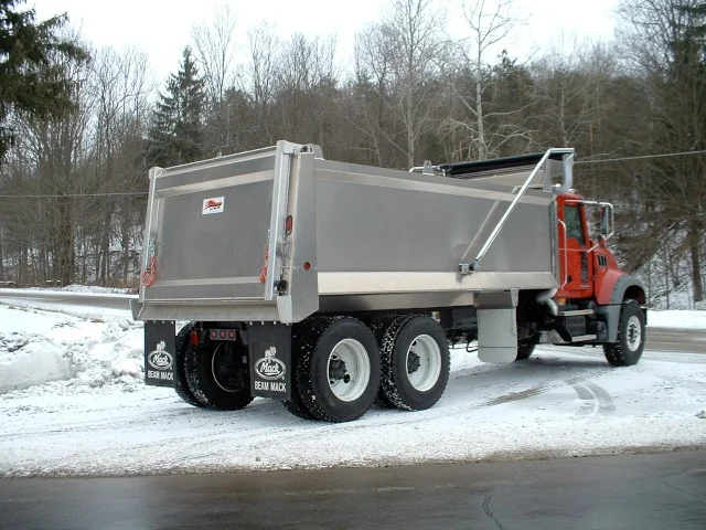 Bibeau Aluminum Alliance 17-6 body 2008 005.jpg