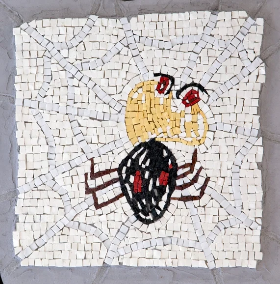 Alexis' Spider. 16x16".Italian glass smalti.