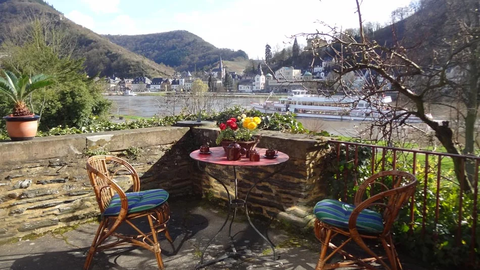 FEWO_web-Gal_Foto-950x535pxTerrasse_04.jpg