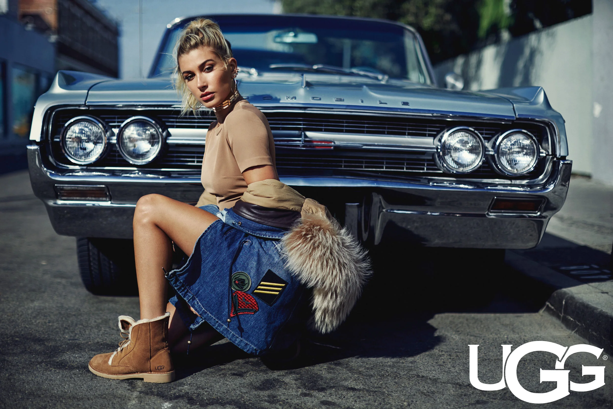 2016_08_03_UGG_Hailey_Baldwin_0643_V1_rgb logo.jpg