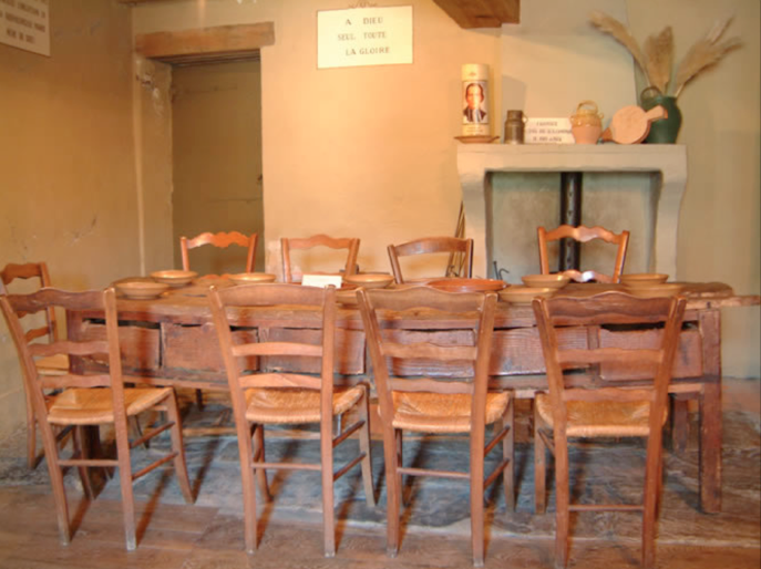 Lavalla Table.png