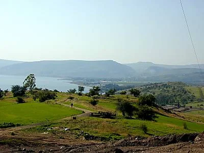 Mt_of_Beatitudes_Mt of Beatitudesview_to_Plain_of_Genesseret_tb_n011500_wr