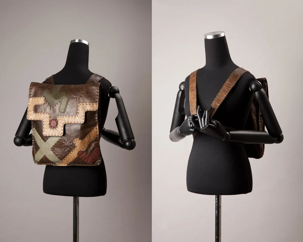 Kubag Backpack Materials: Leather, Linen,
Metal Snap, Waxed Linen Thread Techniques: Patternmaking,
Laser Cutting, Digital Printing (Lining) Hand Stitching
2010