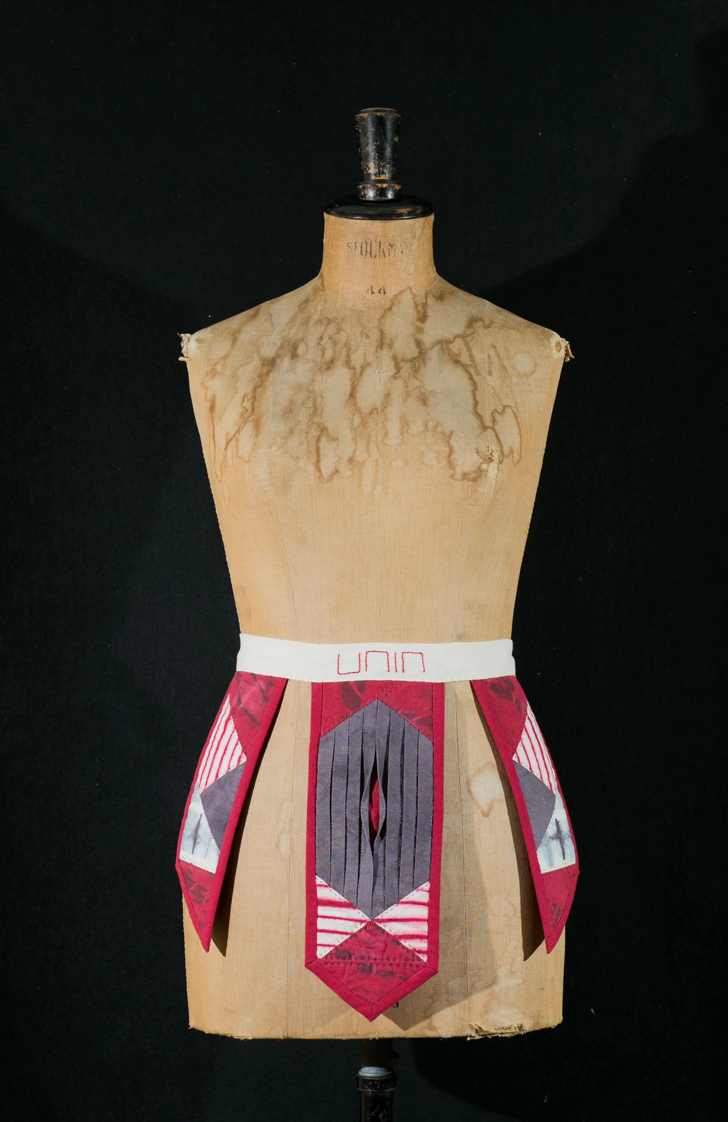 Perlina Arnold: My Mother’s Father’s Mother Materials: Hand dyed cotton, cotton muslin, chief value cotton batting, cotton thread, cotton embroidery floss Techniques: Hand sewn patchwork, Nubi quilting stitch, running stitch, backstitch embroidery, bat knot 2014