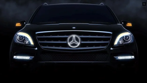 628x353xmercedes-benz-three-pointed-star-illuminated.jpg.pagespeed.ic.Rdyyfk92GN.jpg