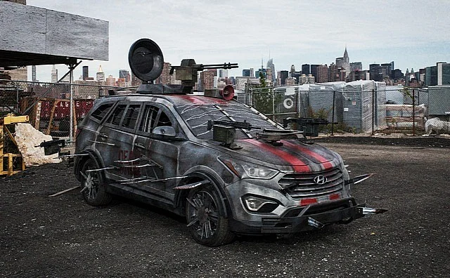 hyundai-unveils-santa-fe-zombie-survival-machine-medium_1.jpg