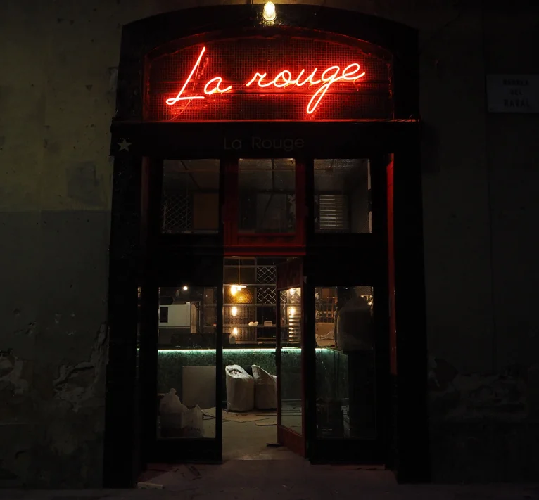 LaRouge-rotulos-neon.jpg