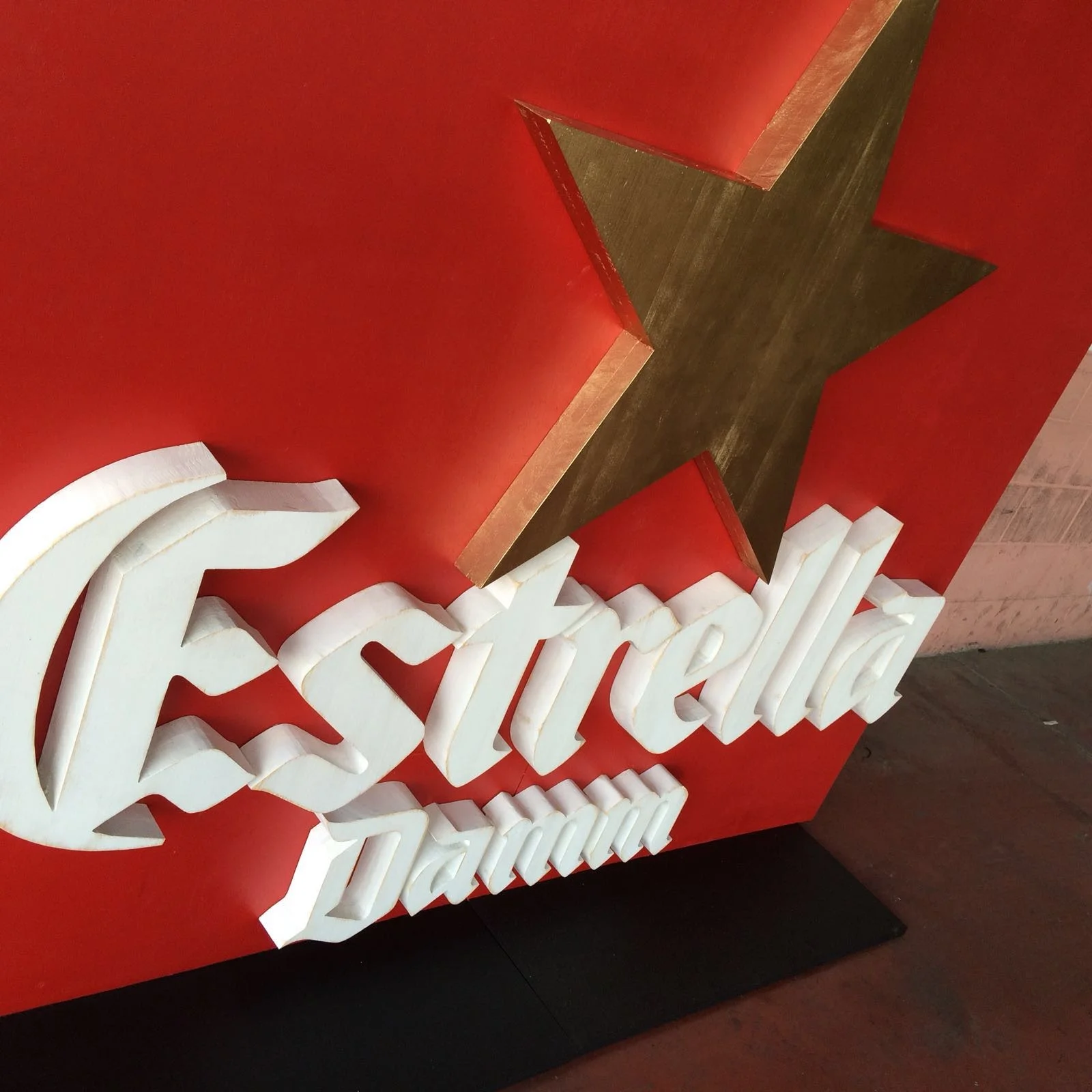 estrelladamm-rotulos-eventos-27lletres.jpg