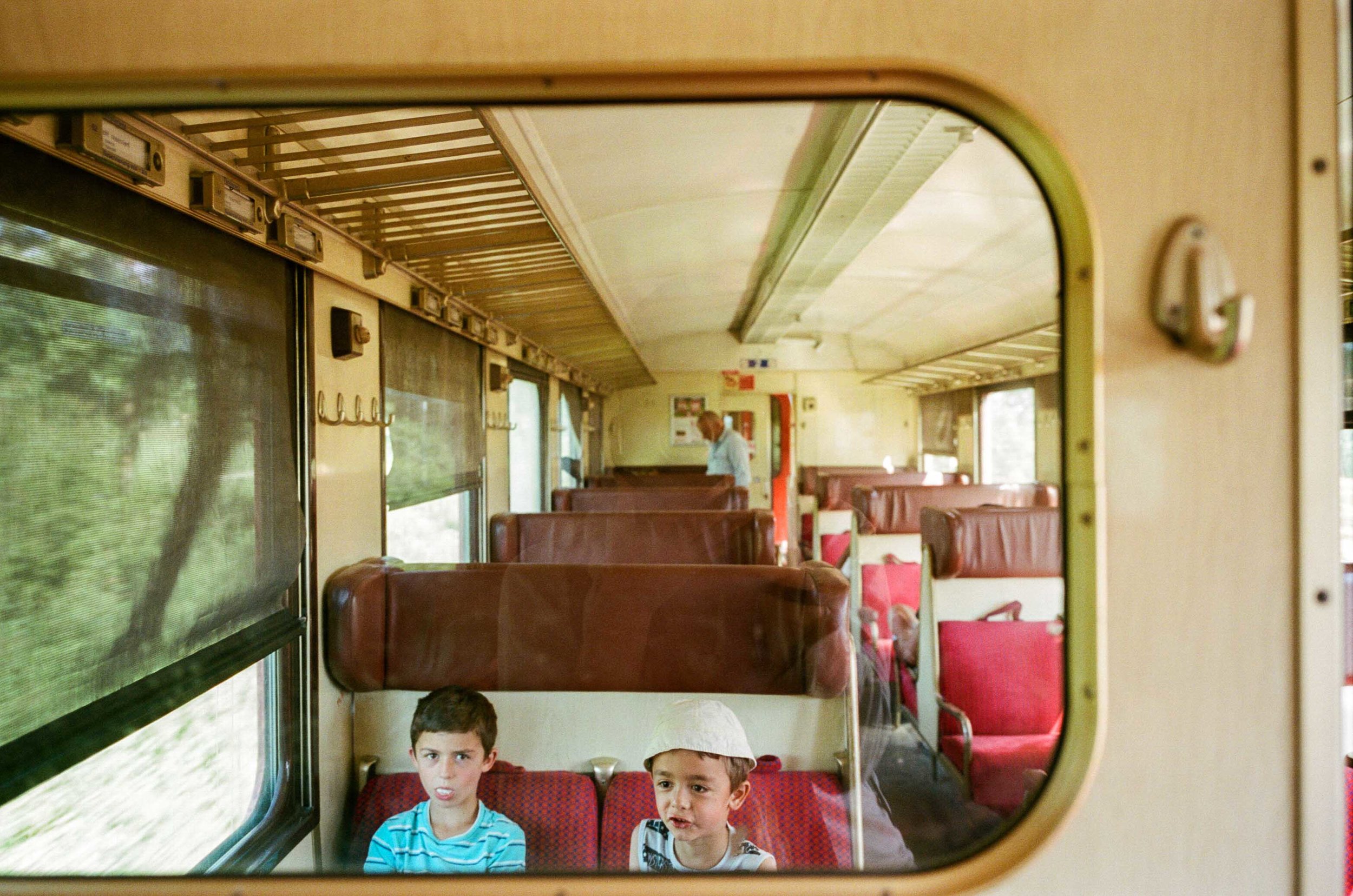  Pristina &gt; Pejë via train, Kosovo 