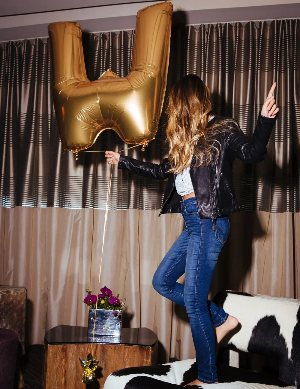 W_livingroomdance_optimize.webp