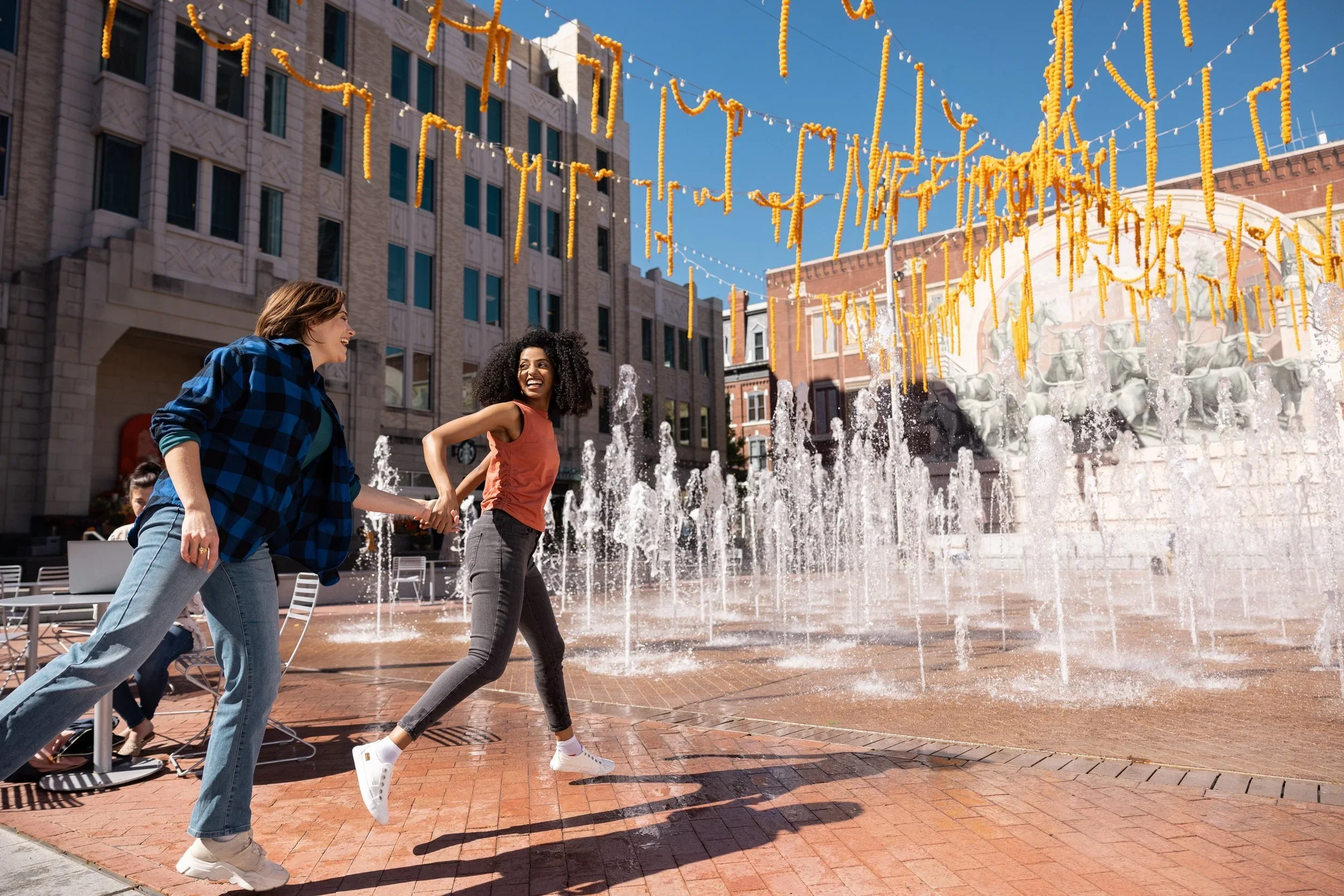 web_2022_VisitFtWorth_26_Sundance_Fountain_2242-Edit.webp
