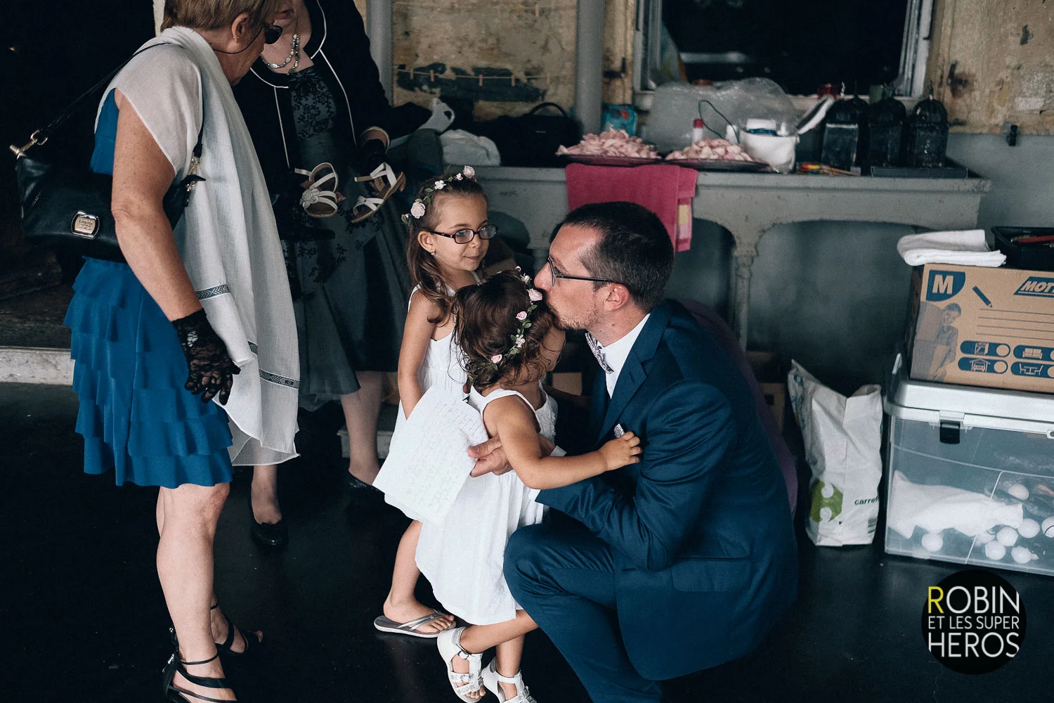 gaelle-xavier-domaine-des-plagnes-lyon-robin-et-les-super-heros-photographe-mariage_209.jpg