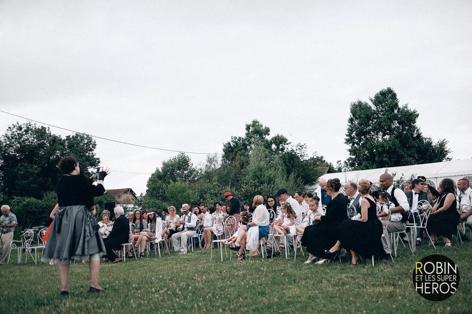 gaelle-xavier-domaine-des-plagnes-lyon-robin-et-les-super-heros-photographe-mariage_216.jpg