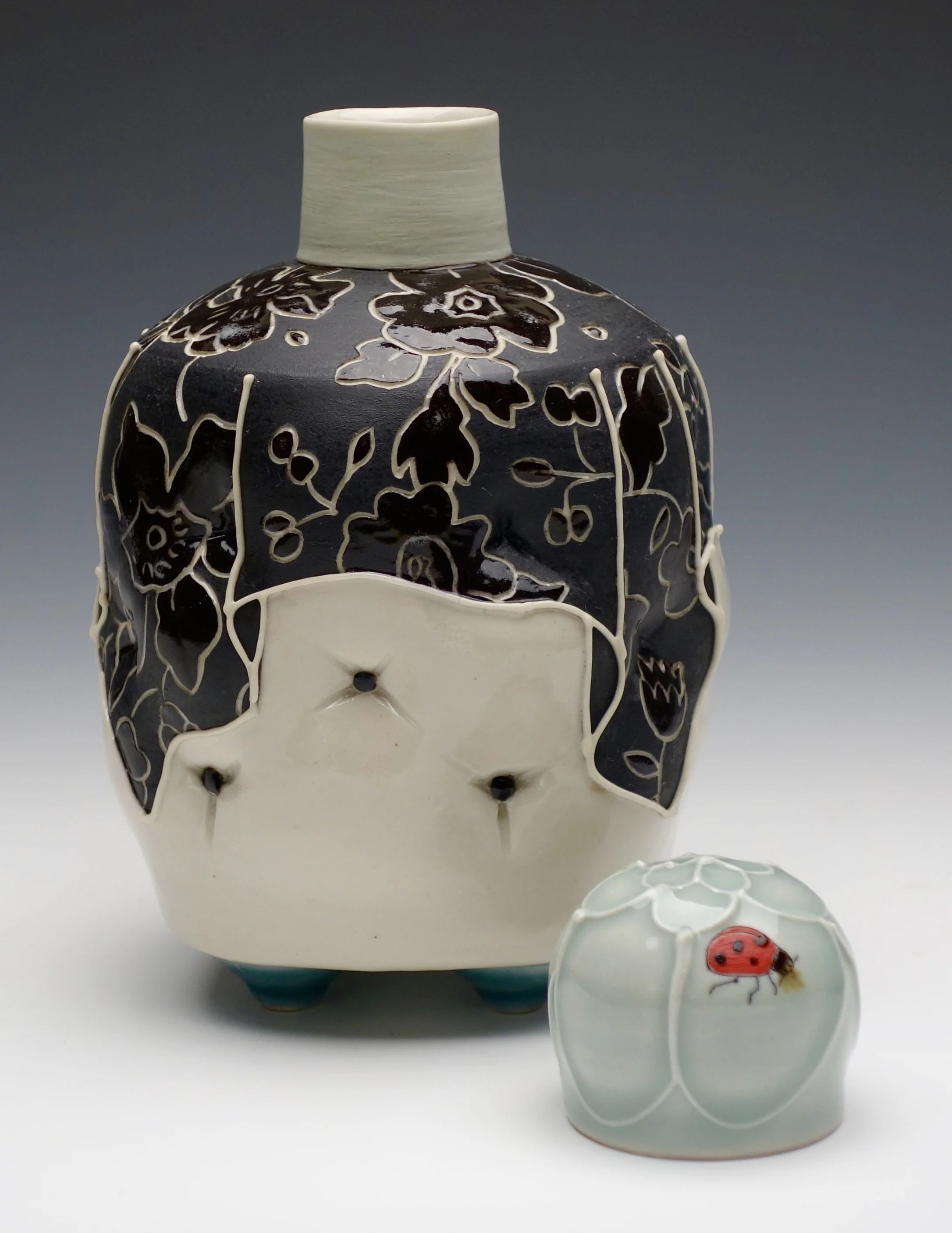 Decanter 6"x4"x4"