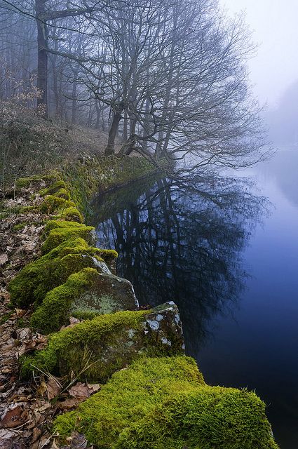 inacre Reservoir, Peak District, England (by William6201)Photo credit: TravelingColors