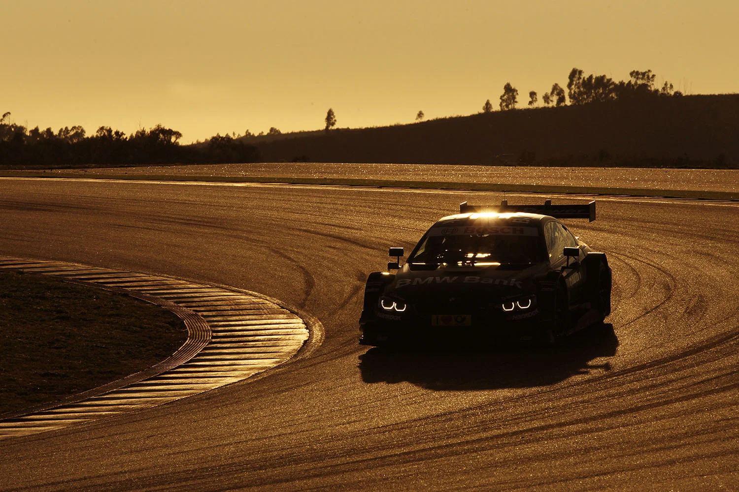 BMW M4 DTM completes opening test of the year