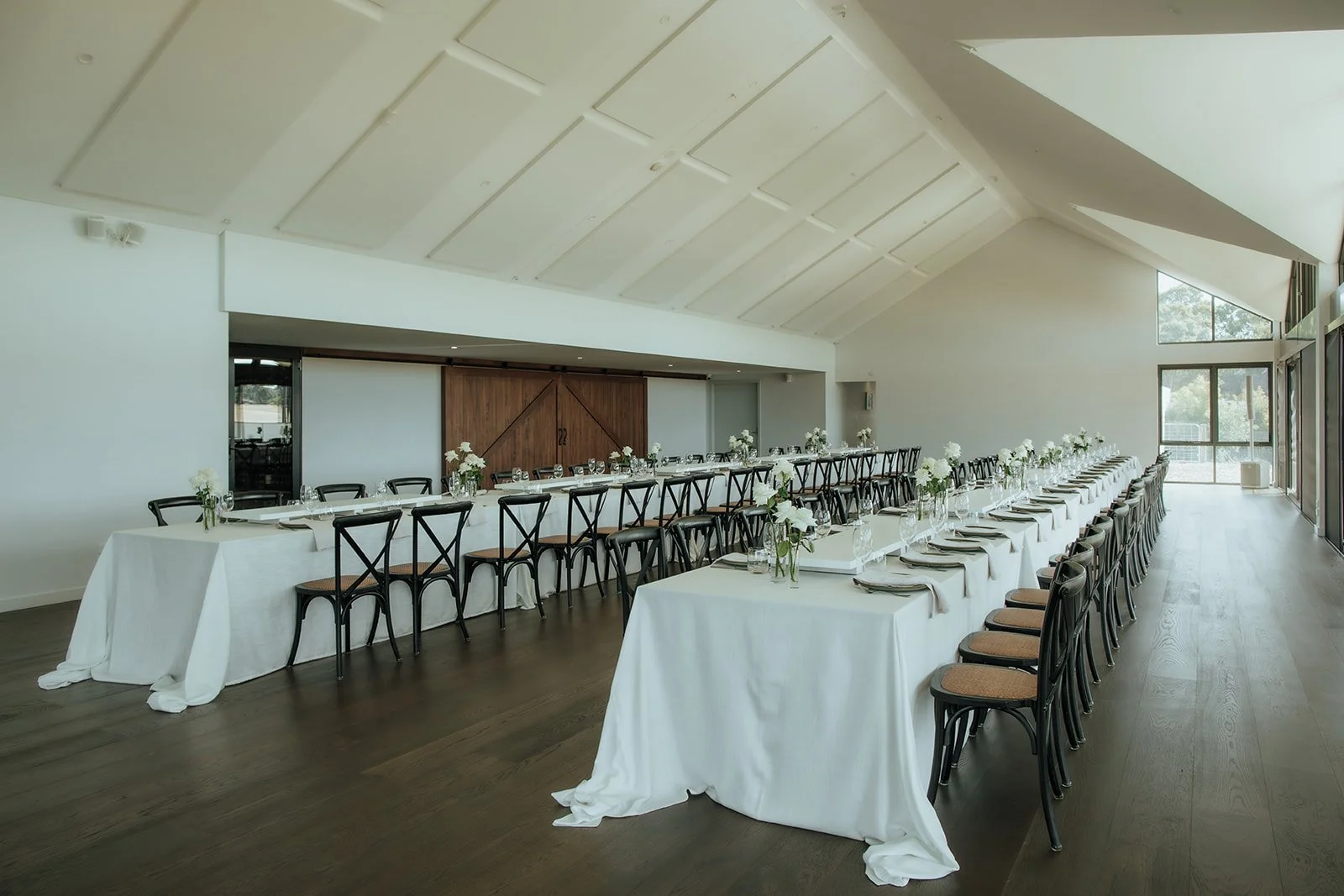 Lara-Brandon-reception-tables.jpg