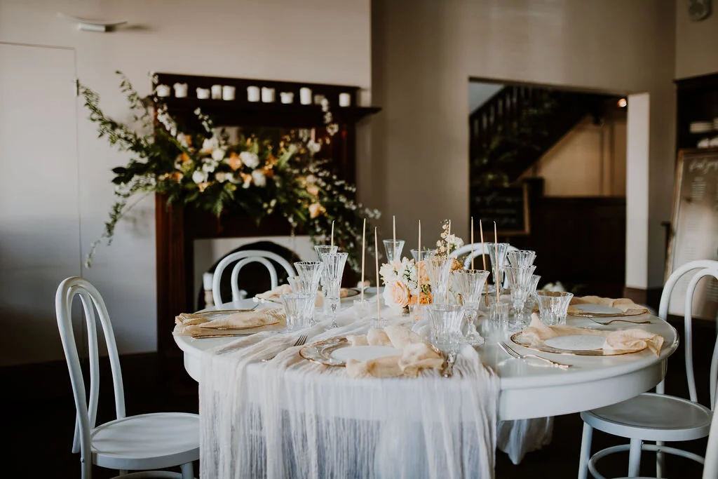 JL shoot reception flowers.jpg