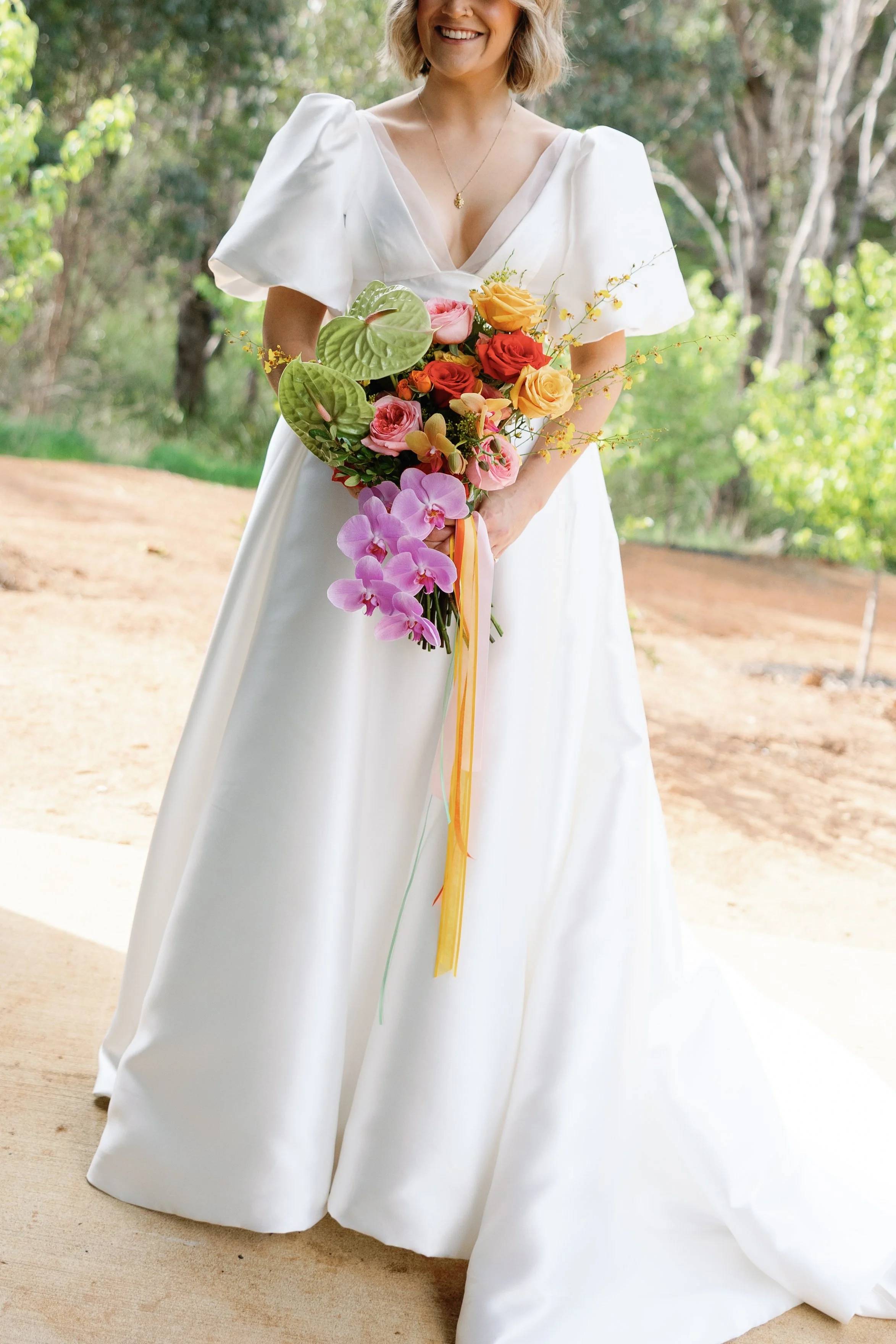 EW bride bouquet close.jpg