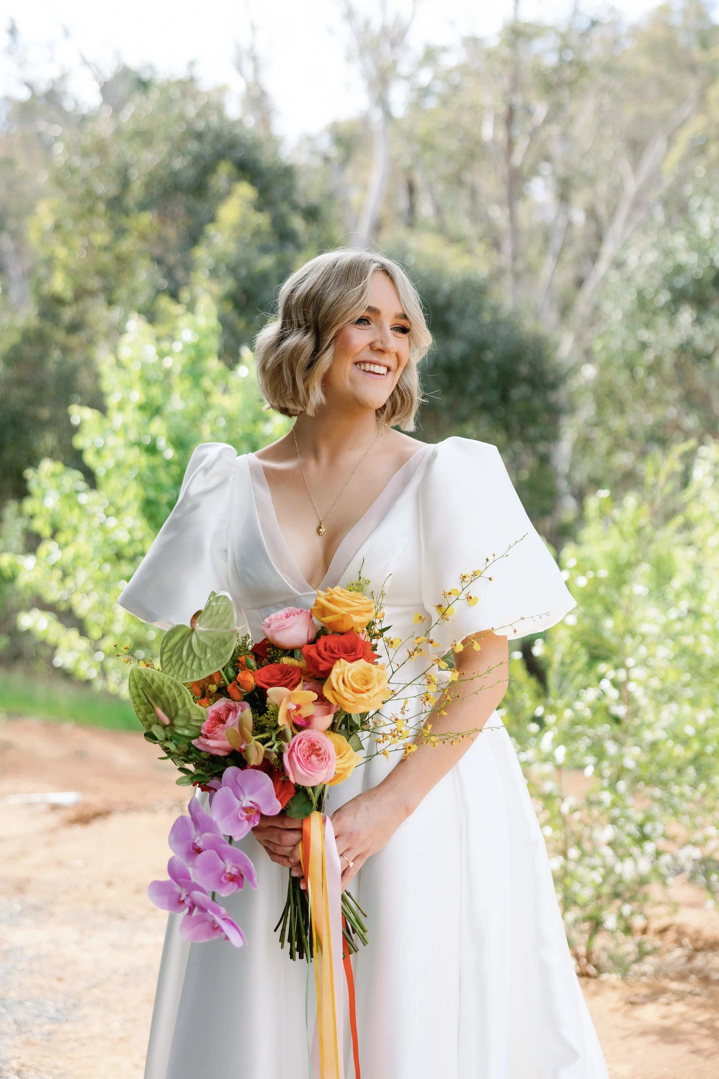 EW bride bouquet smile.jpg