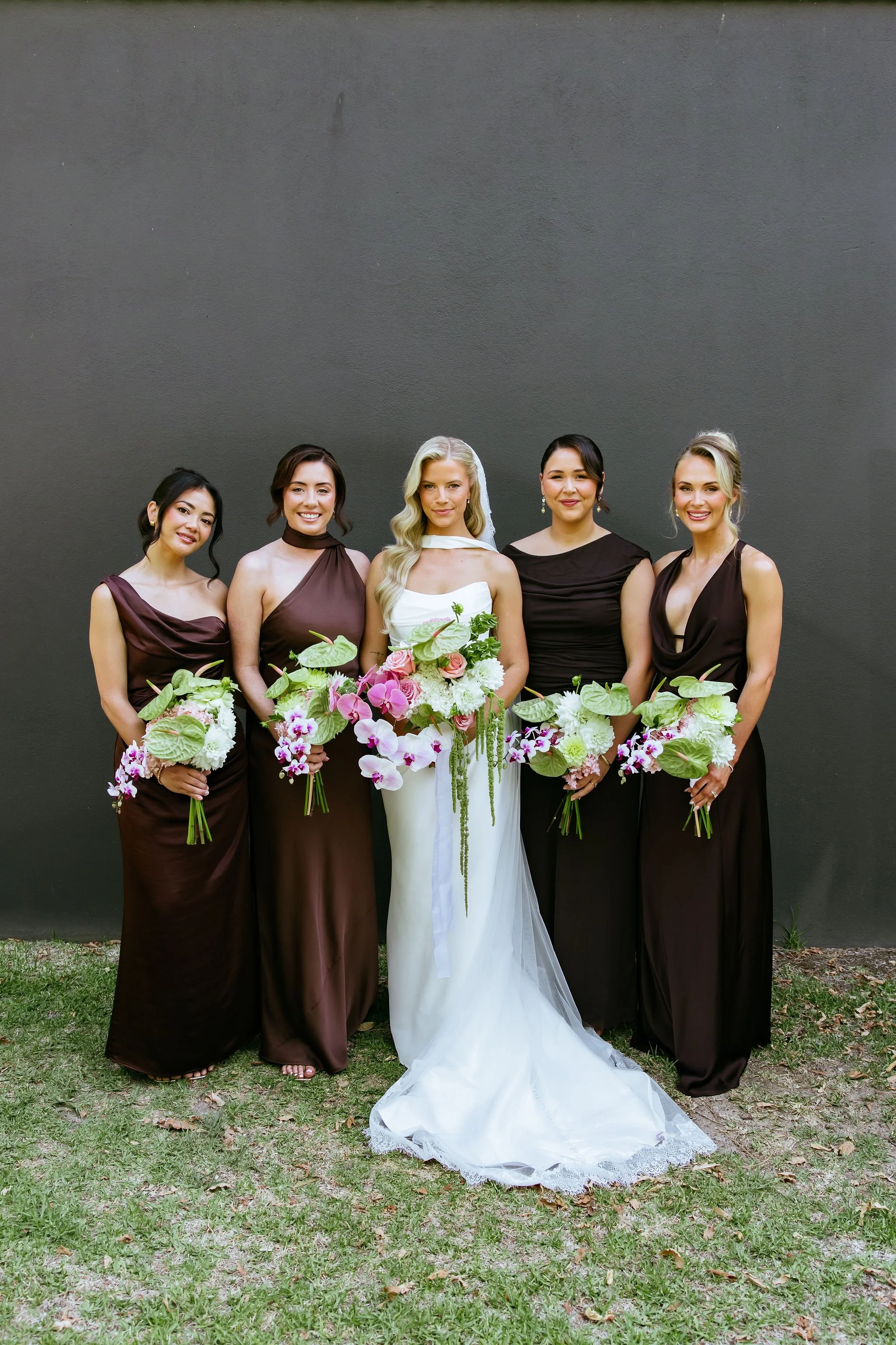 Paris-Damian-bright-bride-bridesmaids-bouquet.jpg