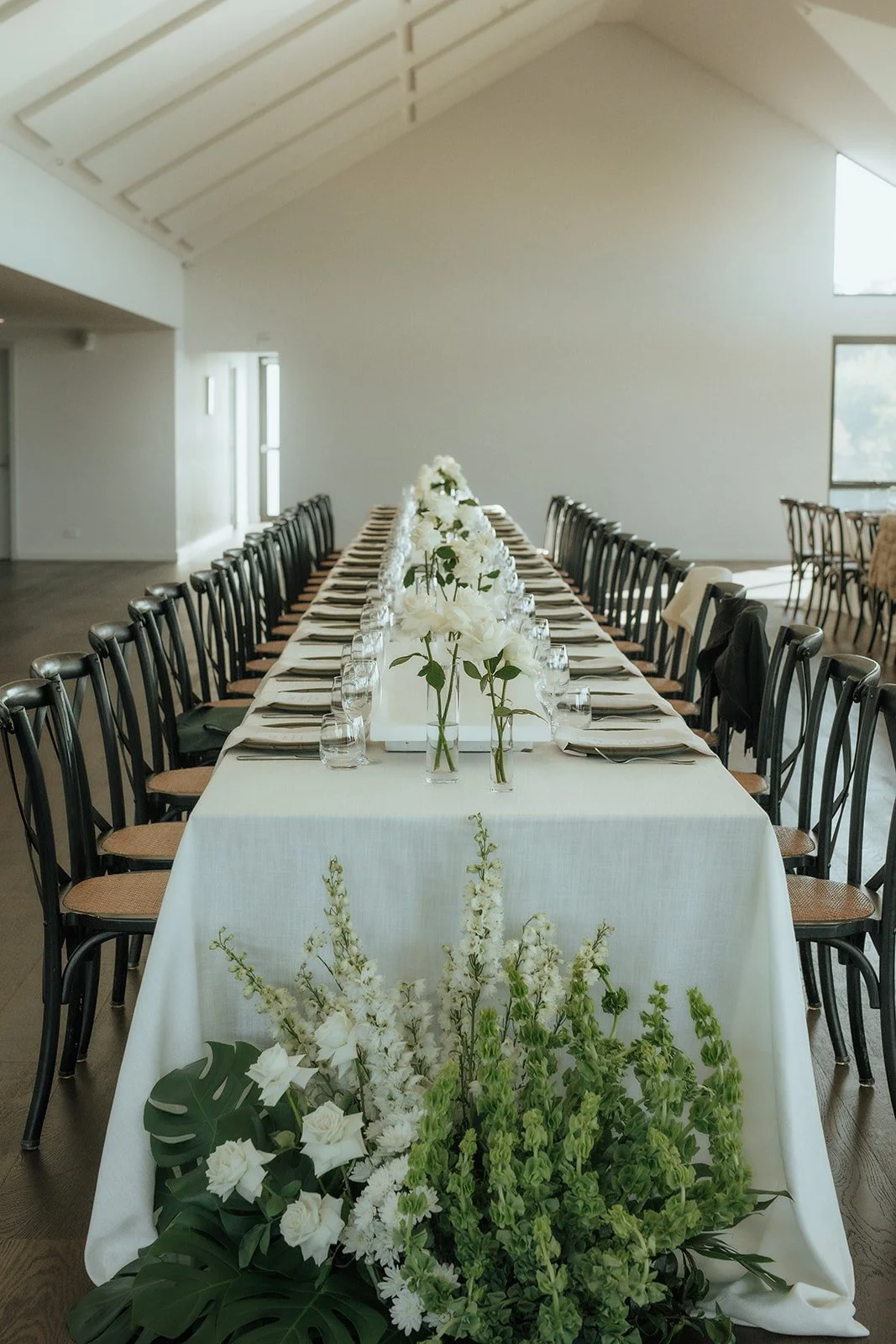 Lara-Brandon-table-floral-end.jpg