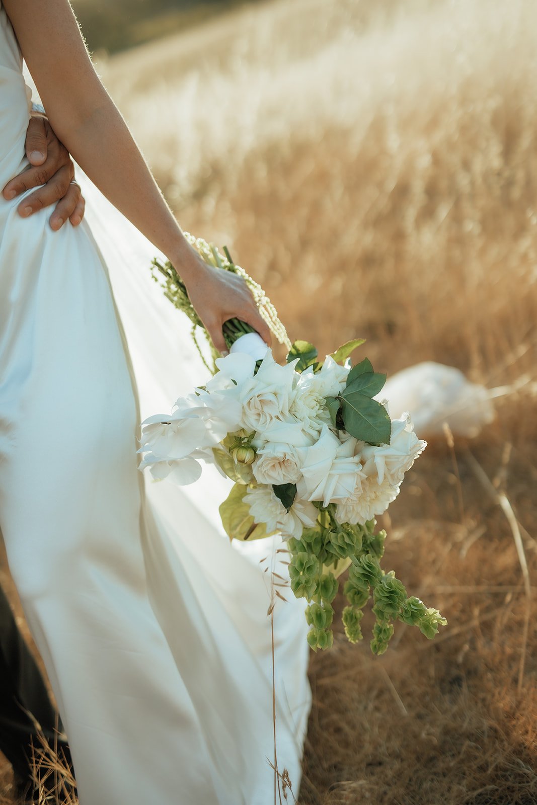 Lara-Brandon-bridal-bouquet-detail.jpg