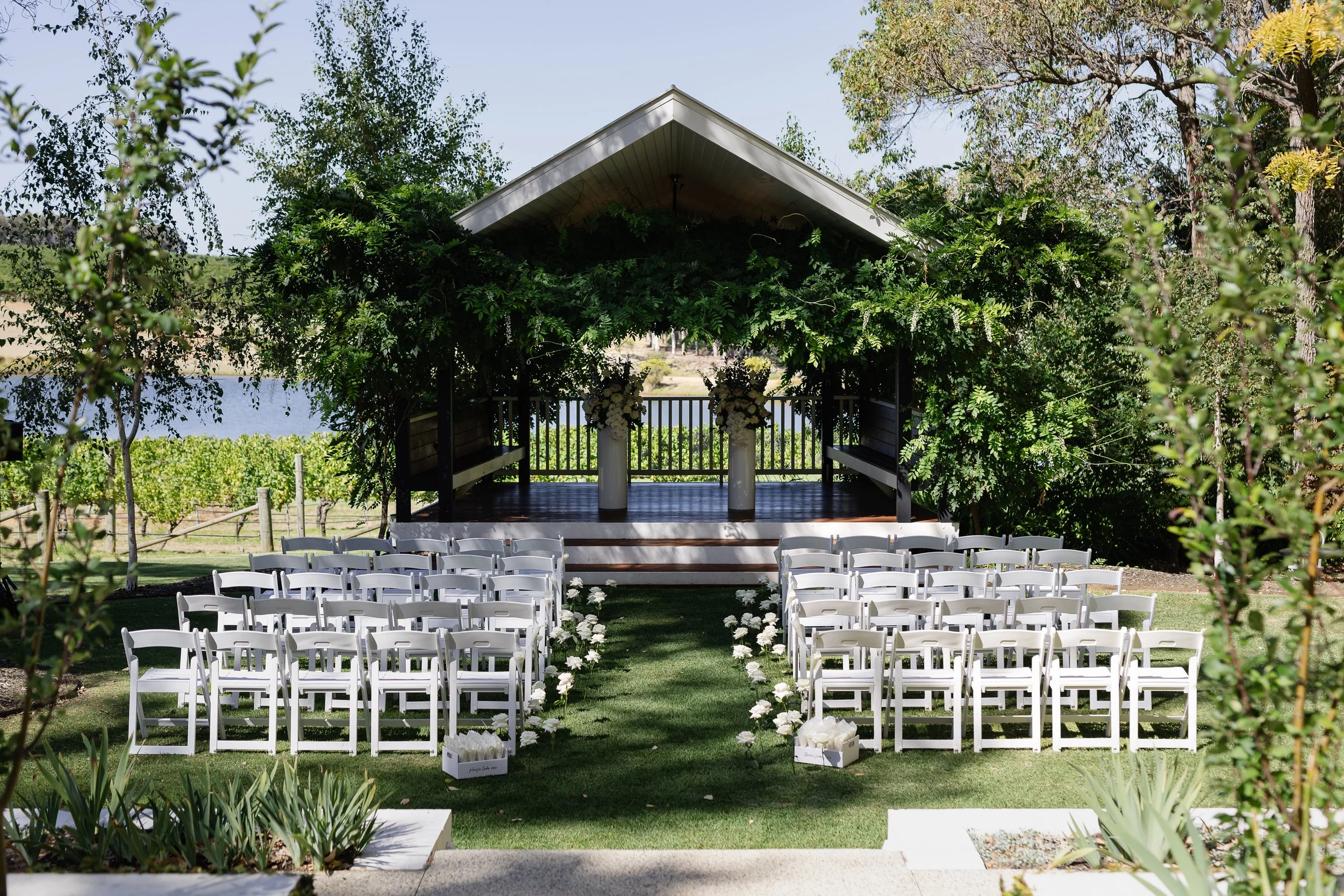 Danielle-Brock-ceremony-florals.jpg