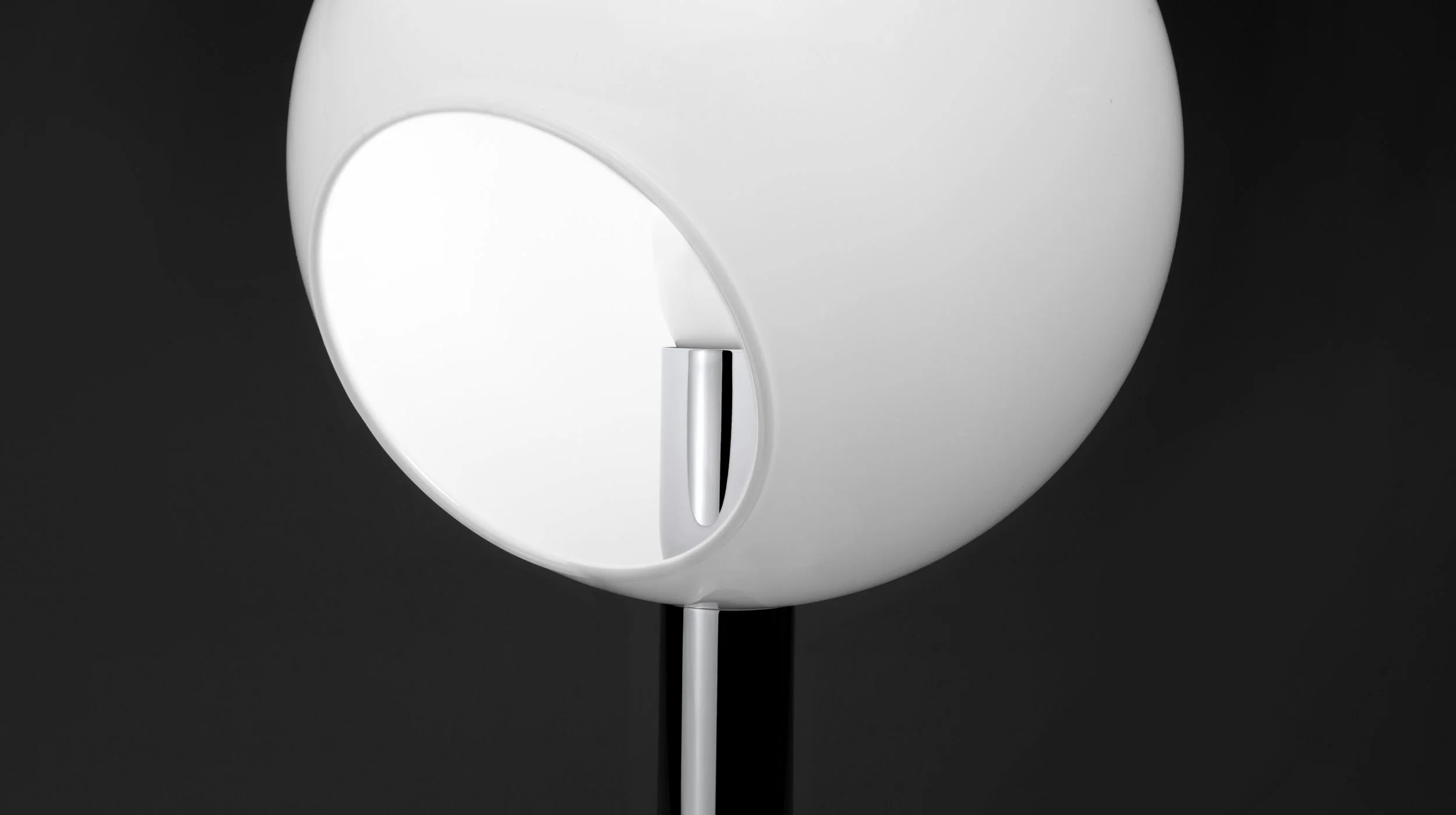 Stem_CloseUp_Chrome.jpg