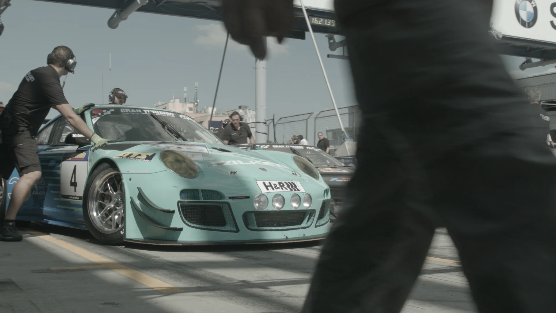 SIGMA 18-35mm / BMCC / ungraded ProRes grab - Production: FALKEN MOTORSPORTS | click to enlarge