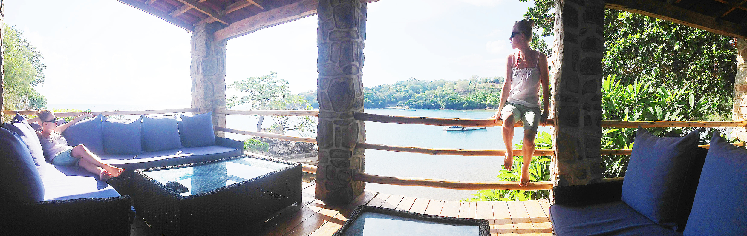 the "Dive Deck" - our breakfast and beer spot
