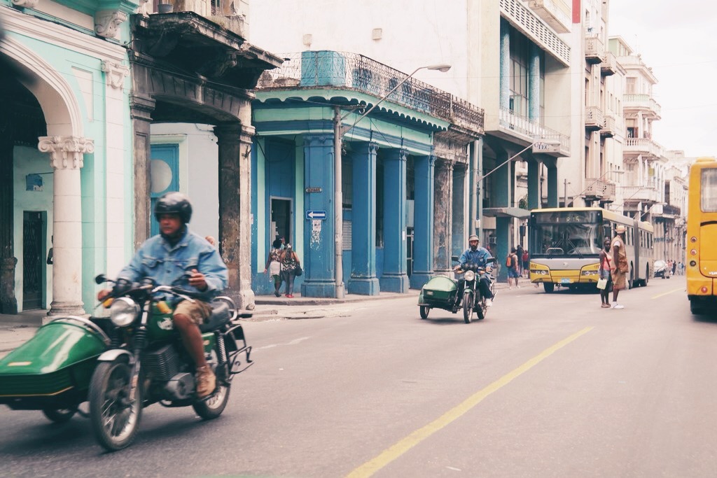 morning traffic in Central Havana