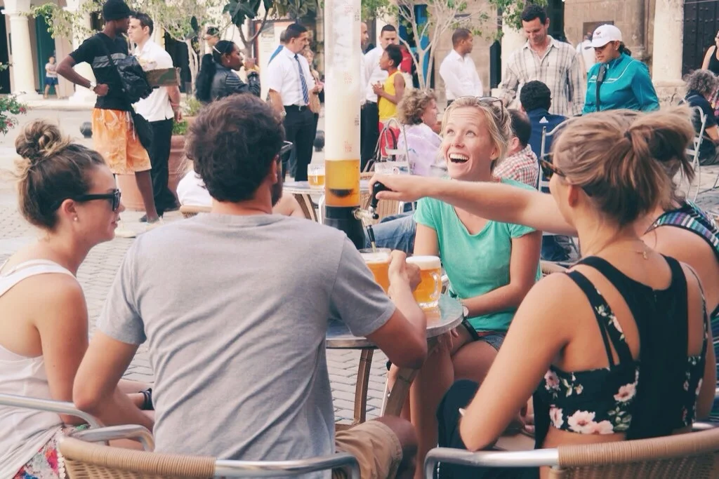 Kiwis + Saffas = Beer. at a restaurant in Plaza Vieja you can have it "on tap" at your table