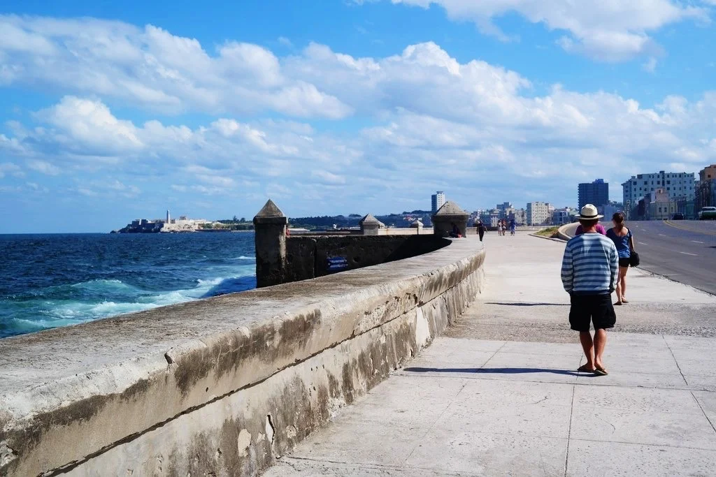 ABrandNewLife-Malecon-Cuba1014-02