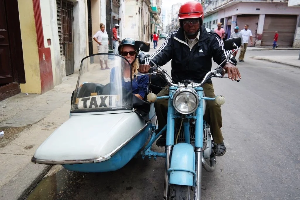 being photographed is a serious business in Havana