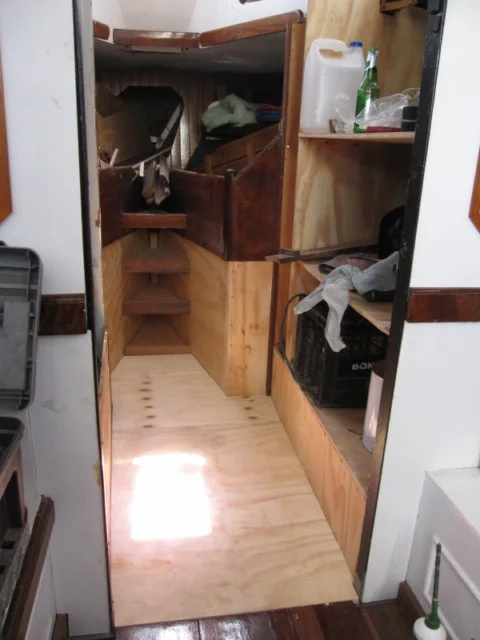 aBrandNewLife-OTL-EnjoyingOurBoat-04.jpeg