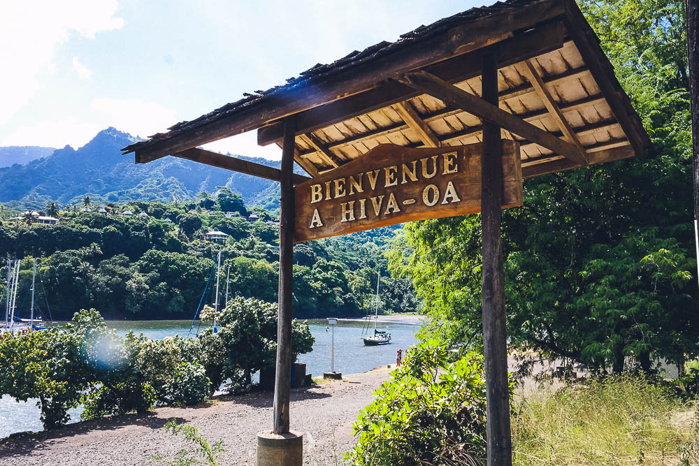 welcome to the island of Hiva-Oa! (Melody in the background)