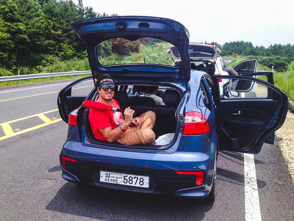 how many Faans can you fit in a Kia Rio boot?