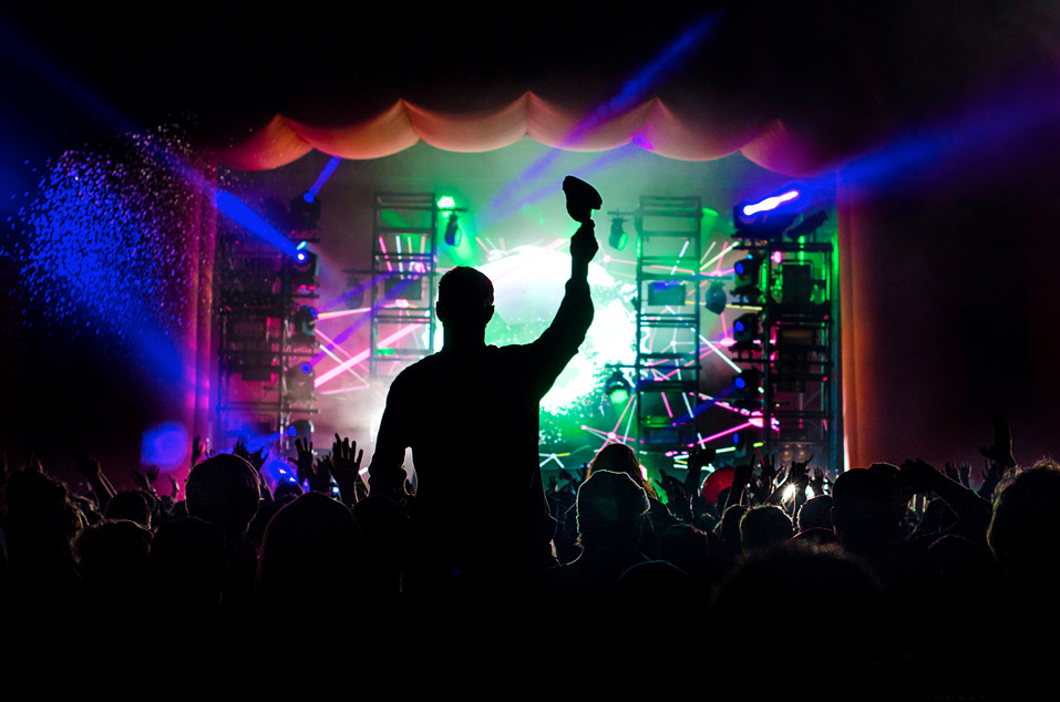   PRETTY LIGHTS  