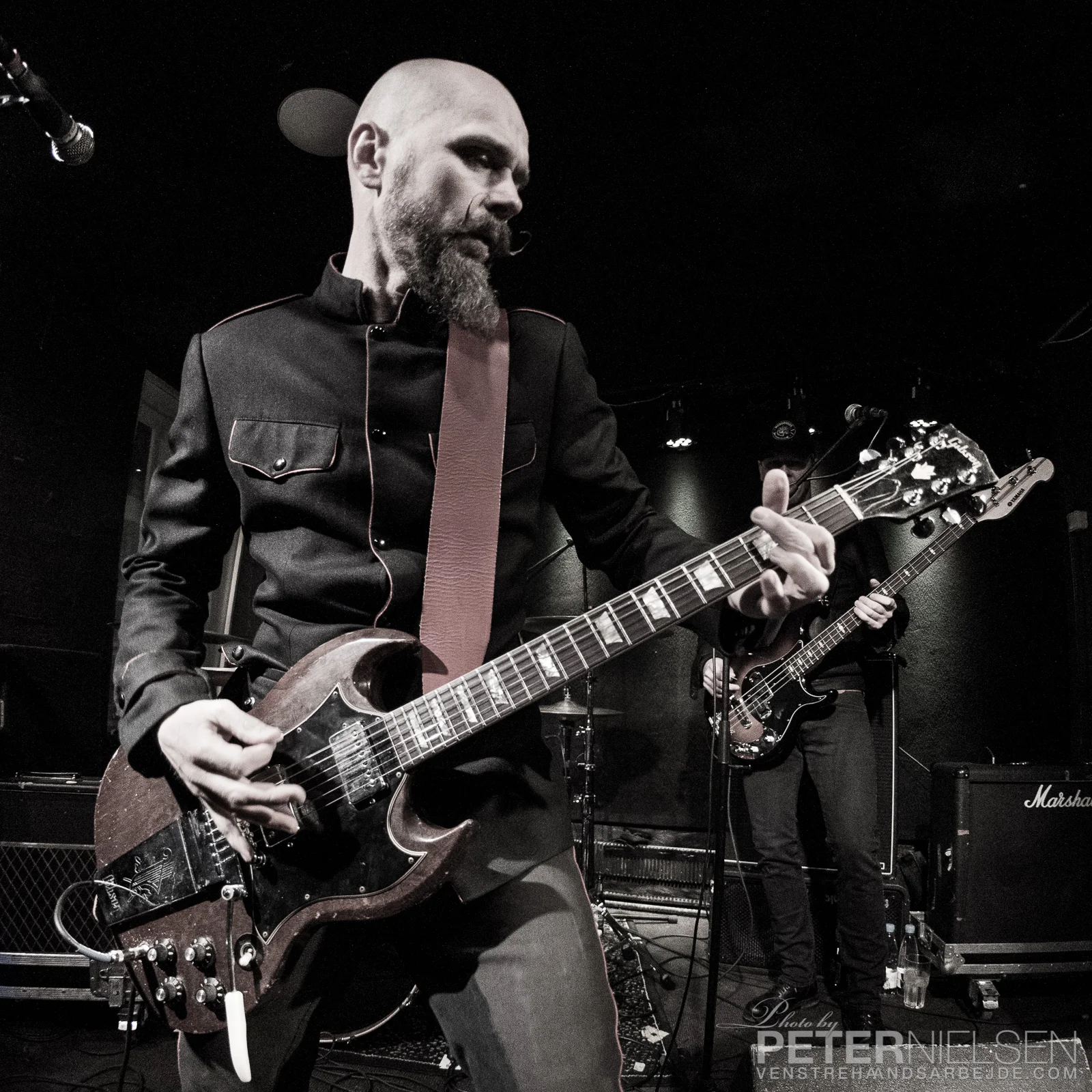 electric-guitars-fatter-eskil-06.jpg