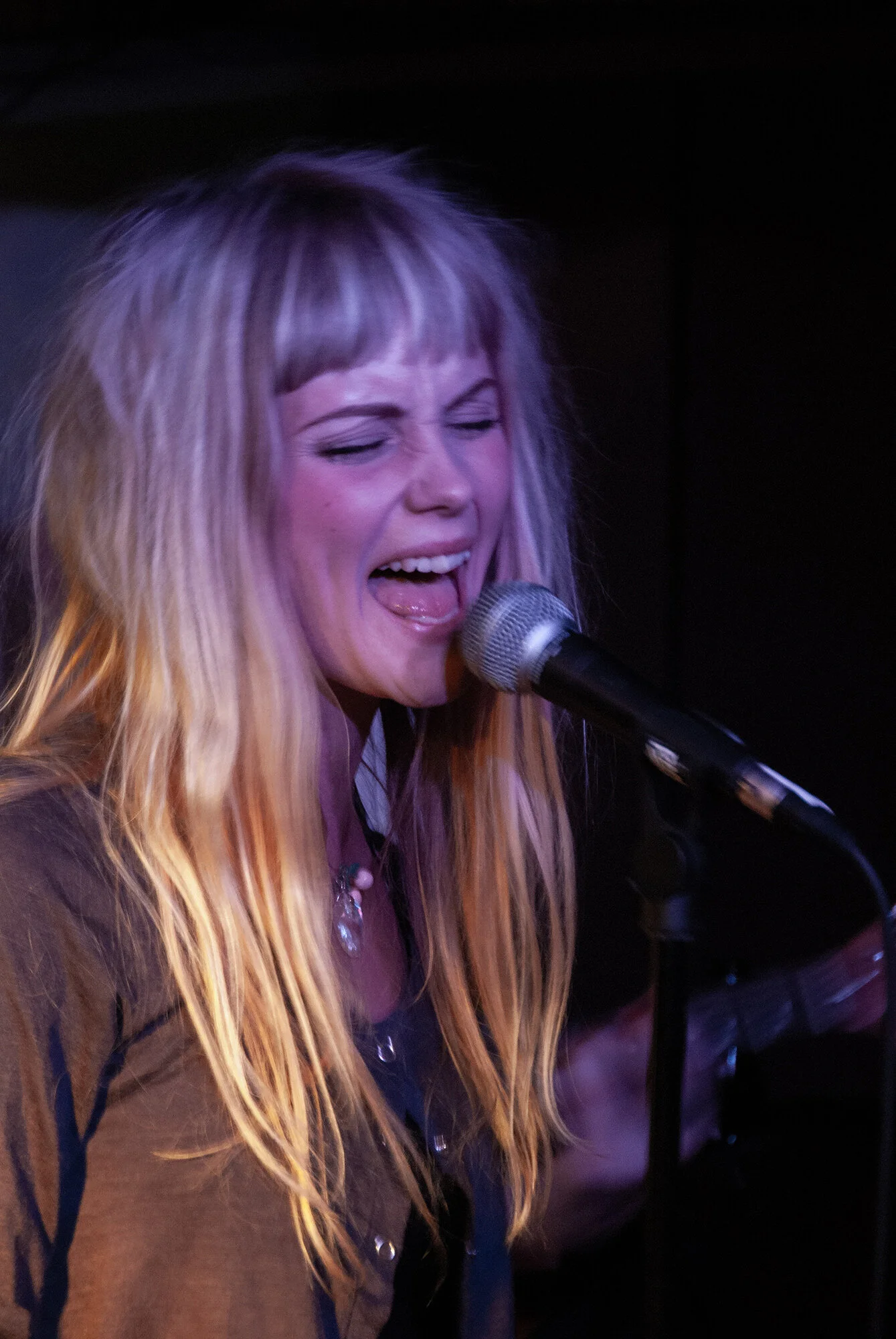 2009-02-07_(The_Asteroids_Galaxy_Tour-7).jpg