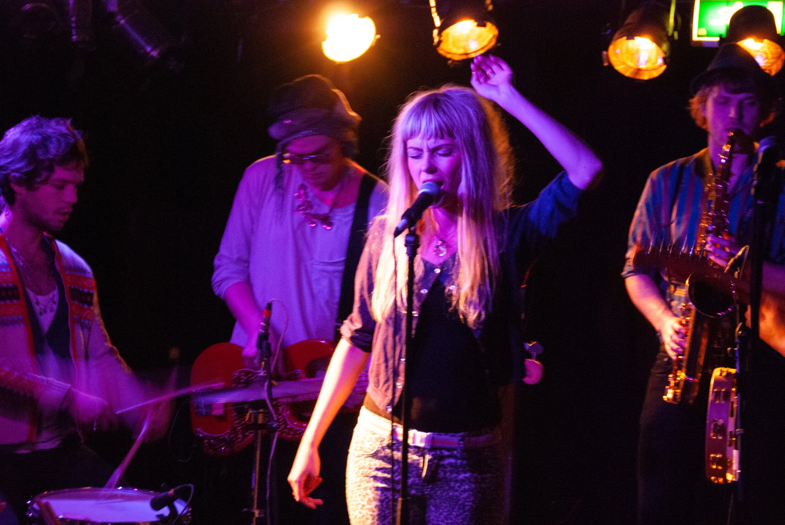 2009-02-07_(The Asteroids Galaxy Tour-8).jpg