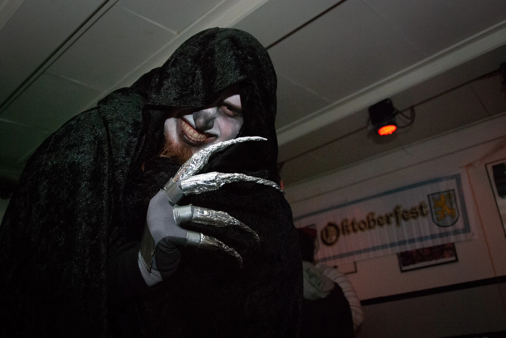 2009-10-30_(Heidi goes Halloween-10).jpg