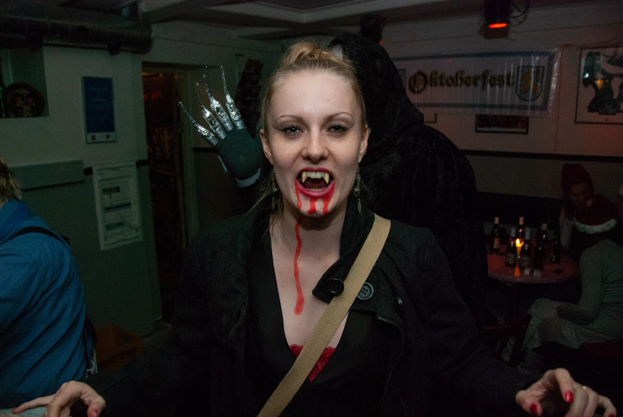 2009-10-30_(Heidi goes Halloween-11).jpg
